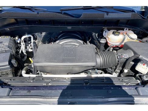 Used 2022 Chevrolet Silverado 1500 High Country w/ Technology Package image 12