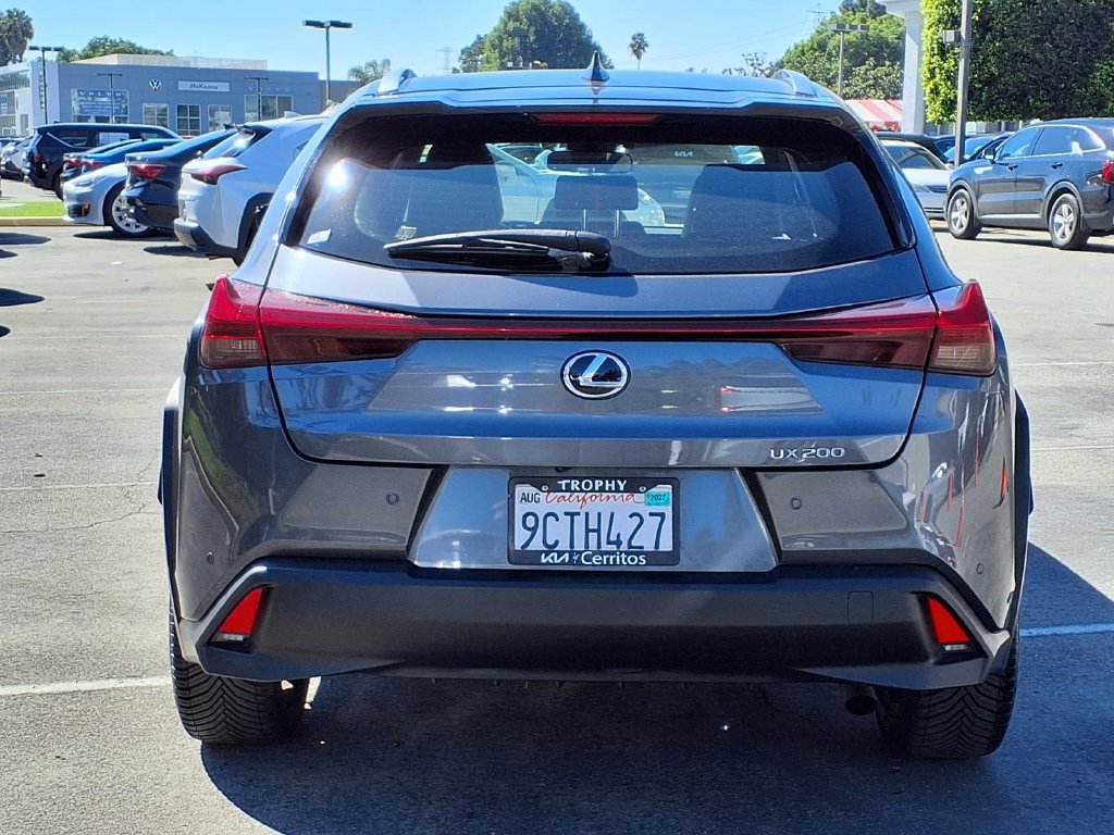 Used 2022 Lexus UX 200 w/ Accessory Package (Z1) FWD image 4