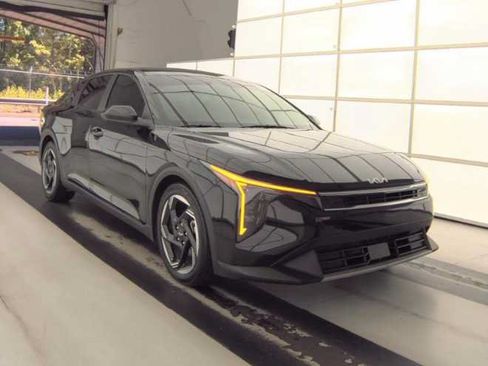 Used 2025 Kia K4 EX FWD image 3