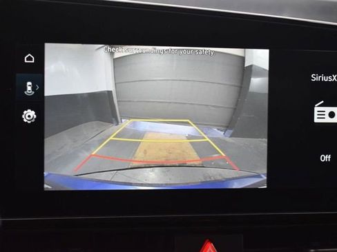 Used 2025 Hyundai Elantra SEL image 13