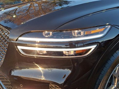 Certified 2025 Genesis GV70 2.5T w/ Advanced Package AWD/4WD image 9