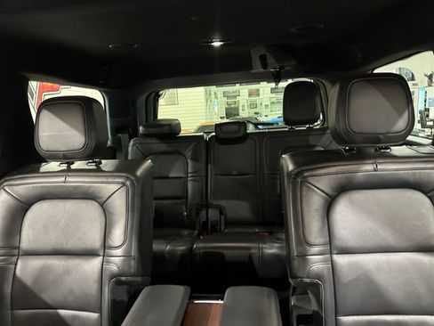 Used 2022 Lincoln Navigator Reserve image 18