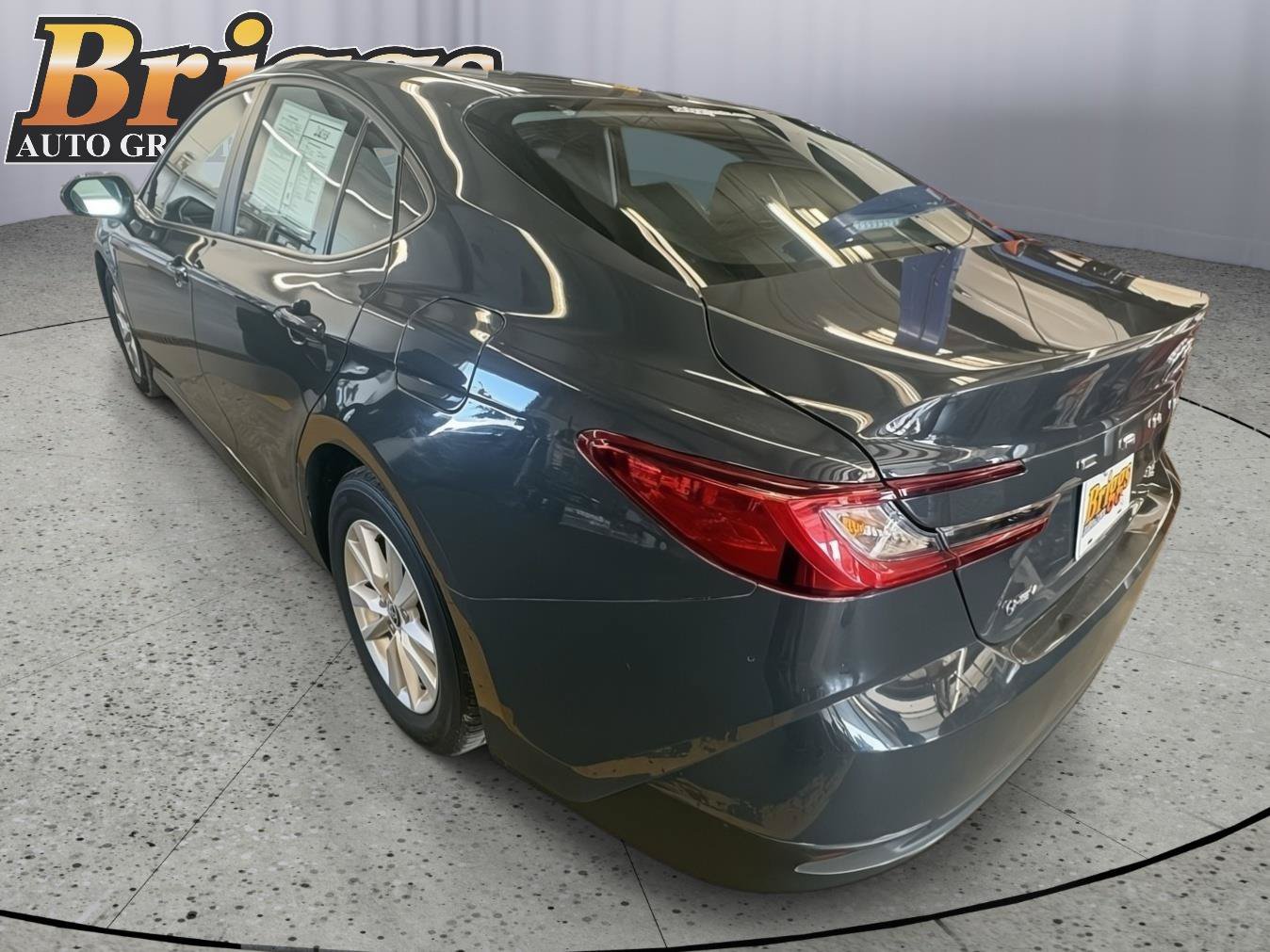Used 2025 Toyota Camry LE FWD image 3