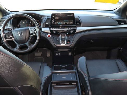 Used 2025 Honda Odyssey Sport-L image 11