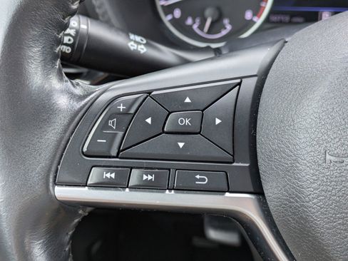 Used 2023 Nissan Sentra SV FWD image 17