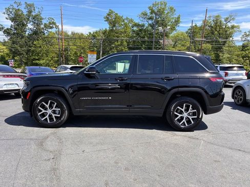 Used 2024 Jeep Grand Cherokee Limited AWD/4WD image 4