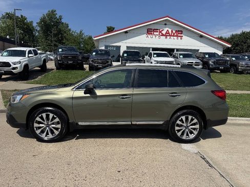 Used 2017 Subaru Outback 3.6R Touring w/ Popular Package #5A AWD/4WD image 2