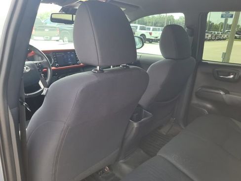 Used 2020 Toyota Tacoma TRD Sport RWD image 12