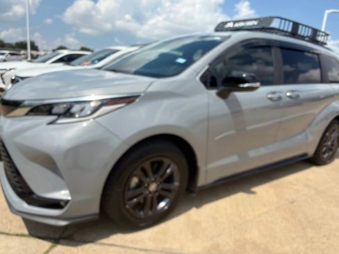 Used 2024 Toyota Sienna XSE w/ XSE Premium Package AWD/4WD image 1