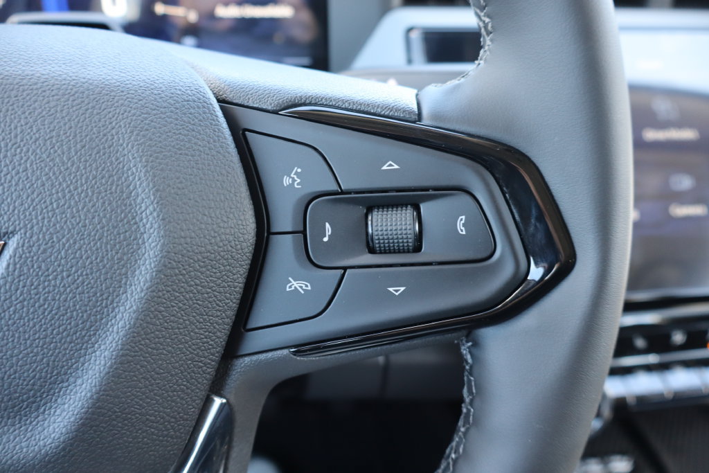 New 2027 Chevrolet Bolt RS w/ Super Cruise Package FWD image 9