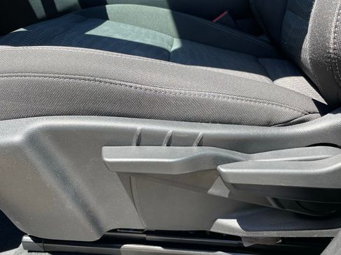 Used 2025 Chevrolet Equinox LT w/ Safety and Technology Package image 22