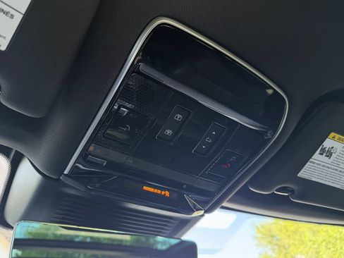 Used 2023 Land Rover Range Rover SE AWD/4WD image 27