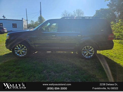 Used 2017 Ford Expedition Limited w/ Equipment Group 301A AWD/4WD image 27