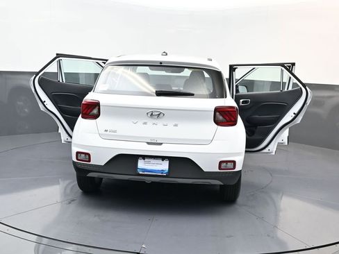 Certified 2026 Hyundai Venue SE FWD image 29