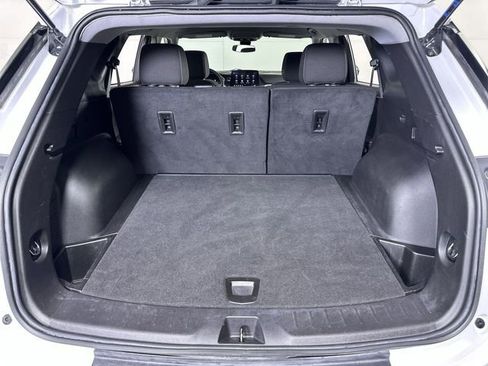 Used 2025 Chevrolet Blazer LT FWD image 27