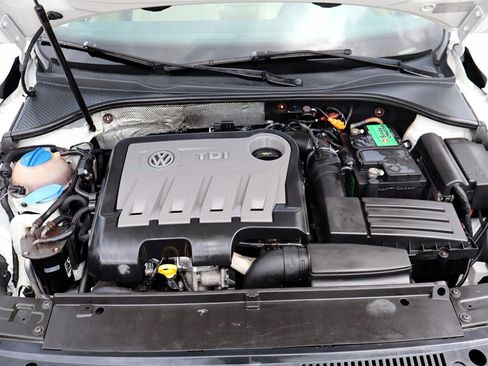 Used 2014 Volkswagen Passat TDI SE FWD image 35