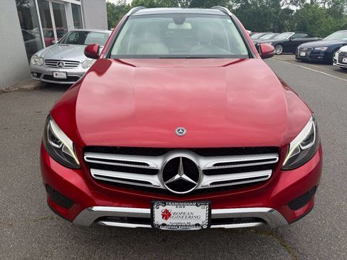Used 2019 Mercedes-Benz GLC 300 4MATIC image 2