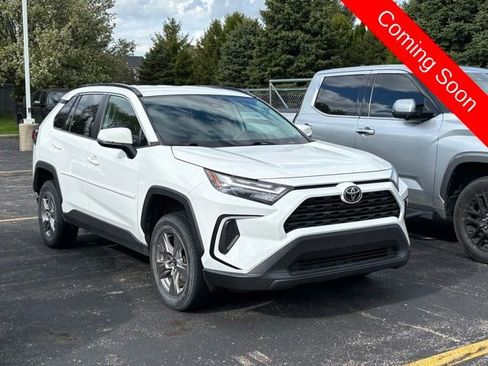 Used 2022 Toyota RAV4 XLE AWD/4WD image 1