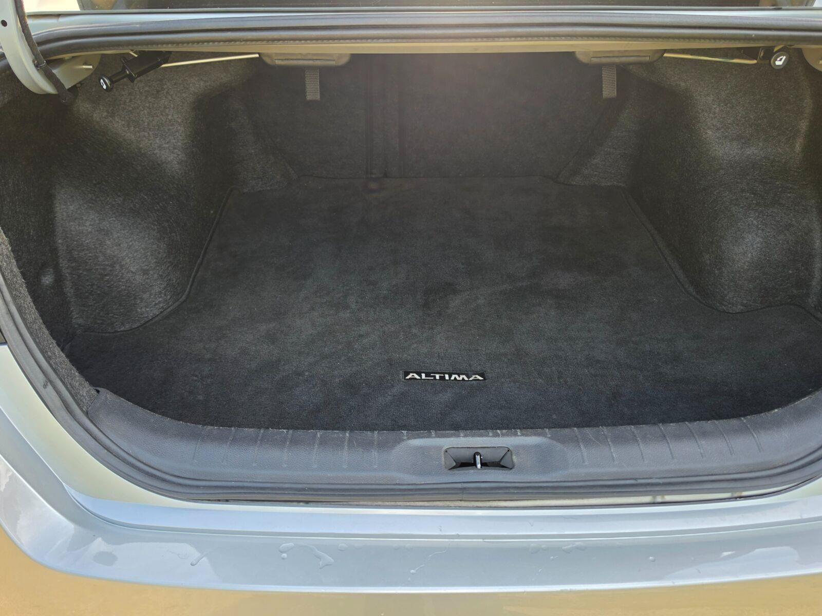 Used 2024 Nissan Altima 2.5 SV FWD image 15