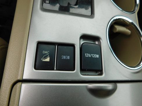 Used 2013 Toyota Highlander SE image 18