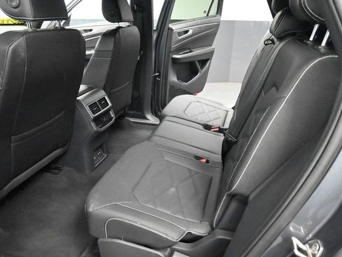 Used 2025 Volkswagen Atlas Cross Sport SE image 25