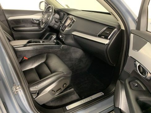 Used 2022 Volvo XC90 T5 Momentum w/ Advanced Package image 41