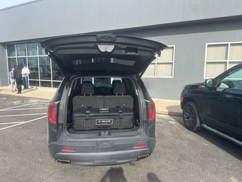 Used 2023 GMC Acadia AT4 w/ Technology Package image 12
