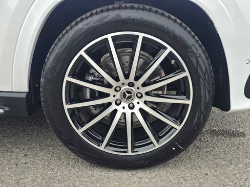 New 2026 Mercedes-Benz GLS 580 4MATIC image 9