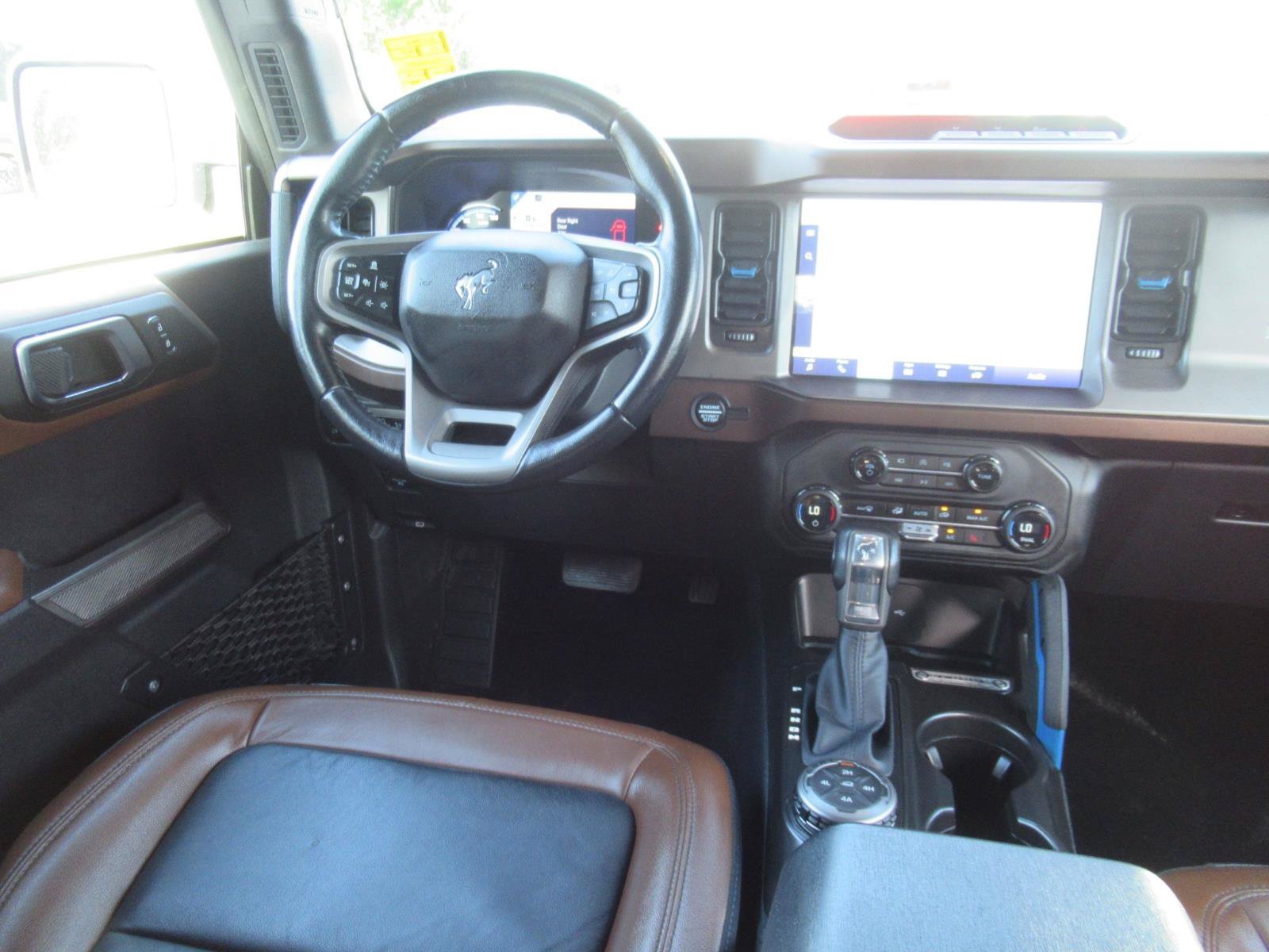Used 2023 Ford Bronco Outer Banks AWD/4WD image 13