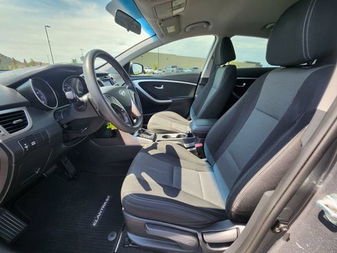 Used 2016 Hyundai Elantra GT FWD image 12