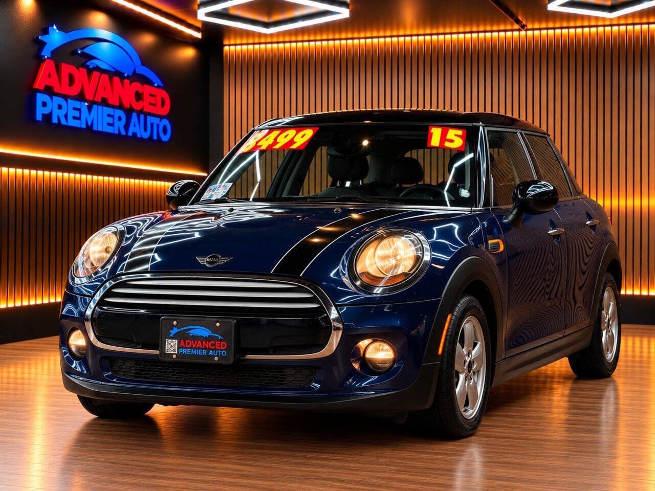 Used 2015 MINI Cooper 4-Door Hardtop FWD image 1