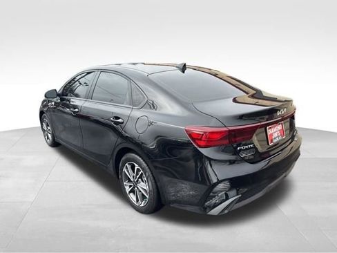 Used 2024 Kia Forte LXS w/ LXS Technology Package FWD image 5
