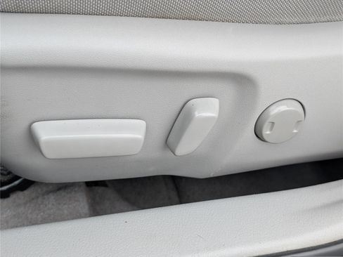 Used 2017 Toyota Camry LE FWD image 20
