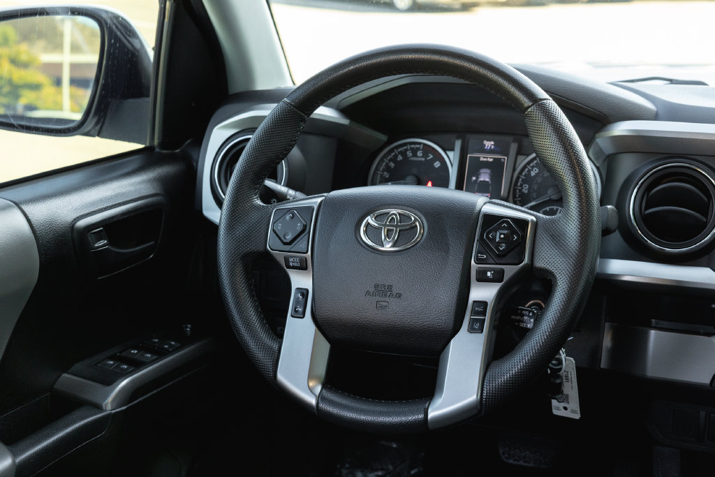 Used 2021 Toyota Tacoma SR5 RWD image 26
