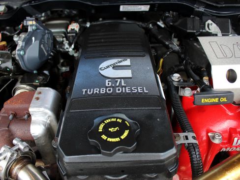Used 2016 RAM 3500 Laramie image 38
