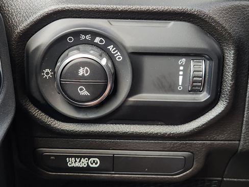 Used 2024 Jeep Gladiator Mojave AWD/4WD image 25