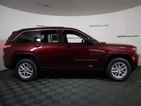 New 2026 Jeep Grand Cherokee Laredo AWD/4WD image 4