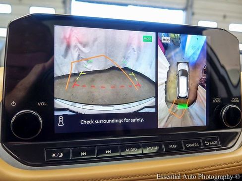 Used 2021 Nissan Rogue Platinum image 18