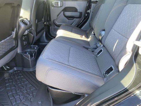 Certified 2025 Jeep Gladiator Mojave w/ Safety Group image 17