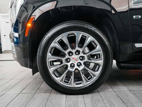 Used 2025 GMC Yukon XL Denali image 9