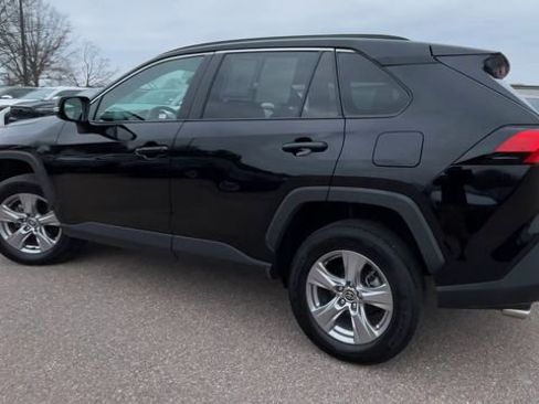 Used 2025 Toyota RAV4 XLE image 4