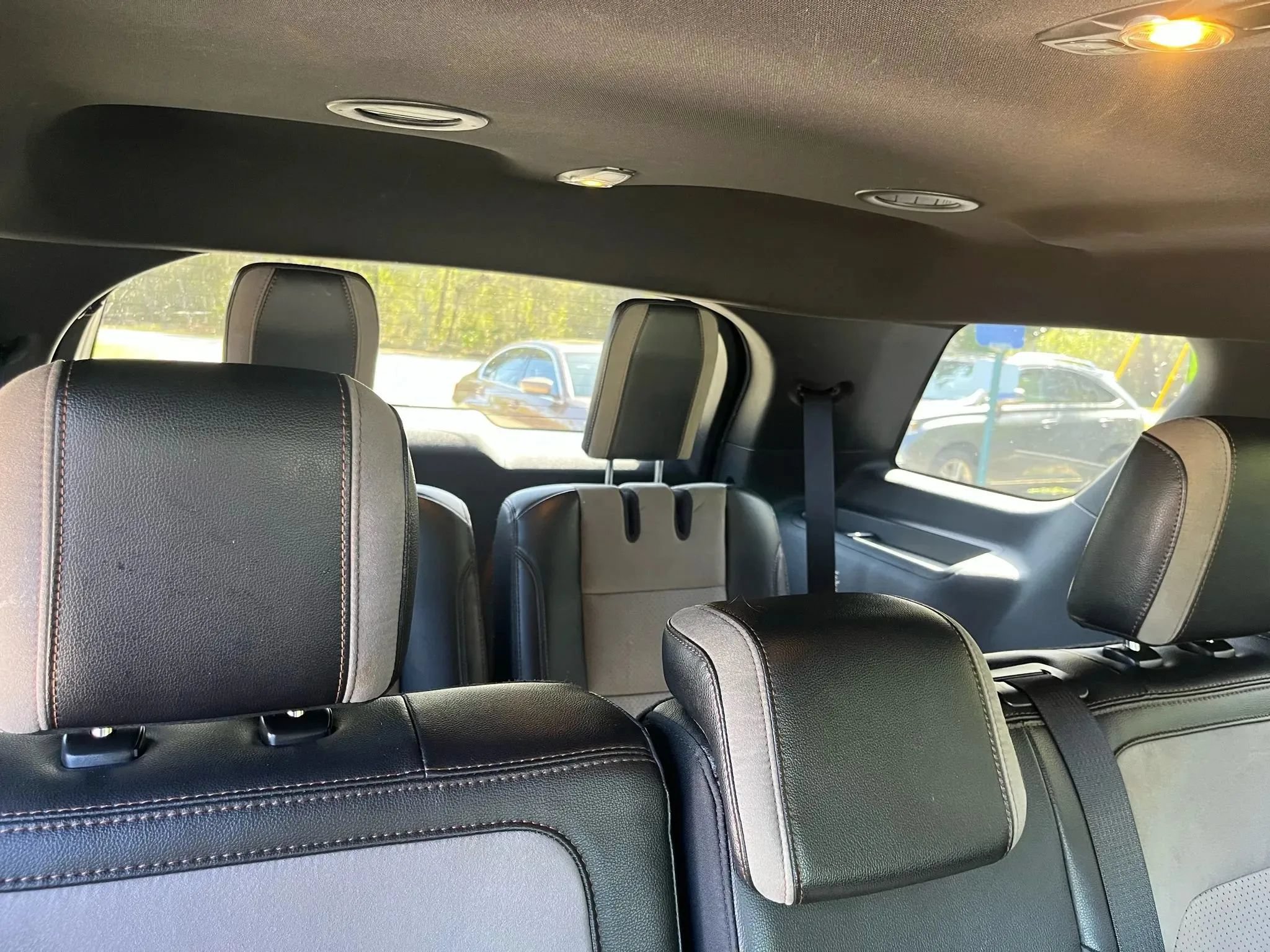 Used 2017 Ford Explorer XLT w/ Equipment Group 202A FWD image 33