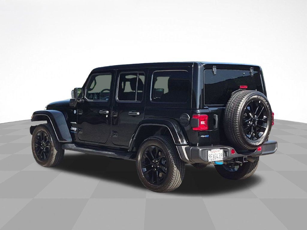 Used 2023 Jeep Wrangler Unlimited Sahara w/ Cold Weather Group AWD/4WD image 7