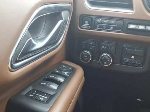 Certified 2024 Chevrolet Tahoe High Country AWD/4WD image 27