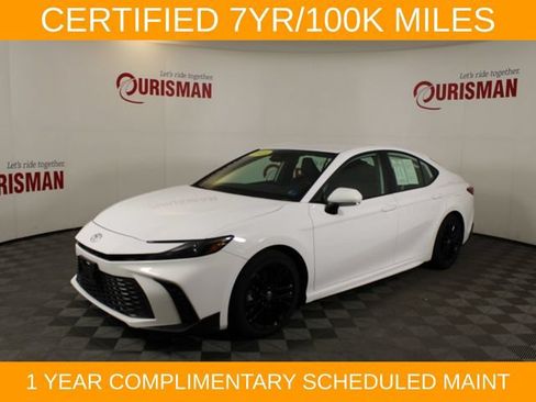 Used 2025 Toyota Camry SE FWD image 2