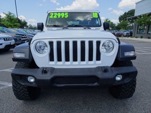 Used 2018 Jeep Wrangler Unlimited Sport S AWD/4WD image 9