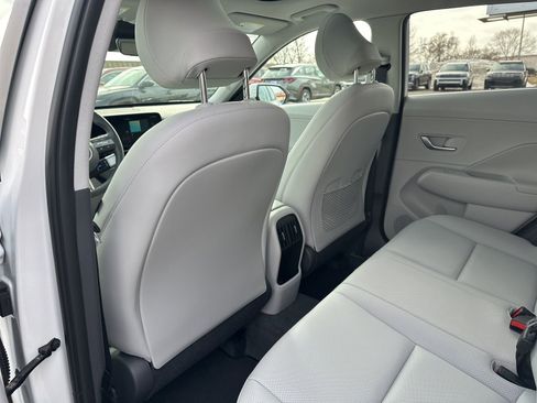 Used 2025 Hyundai Kona Limited image 18