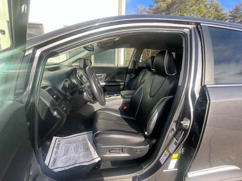 Used 2014 Toyota Venza XLE image 11