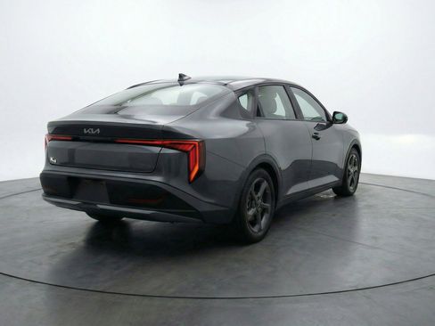 Used 2025 Kia K4 LXS image 9