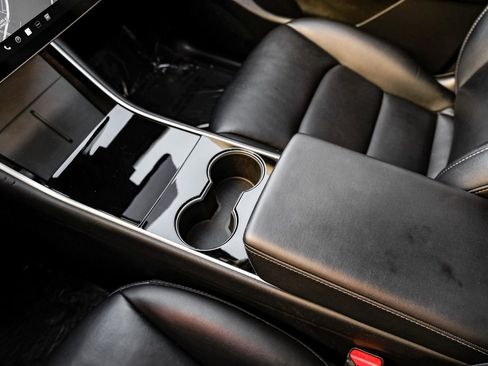 Used 2020 Tesla Model Y Long Range image 24